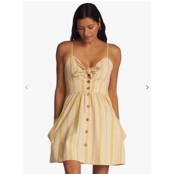 Roxy Under the Cali Sun Stripe Strappy Yellow Dress Sz Medium - Picture 1 of 11